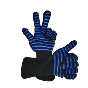 BBQ gloves heat resistant gloves + one tong